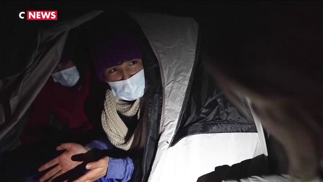 Grande-Synthe : les migrants prêts à tout pour traverser la Manche