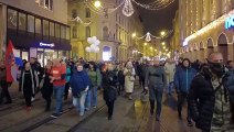 Protesta en la capital de Croacia contra la vacunación obligatoria y el pase COVID