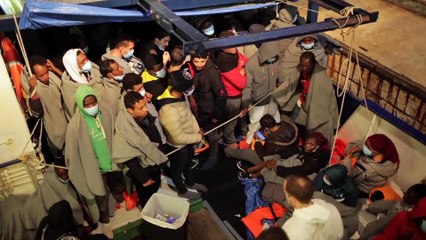 Ιταλία: Αποβίβαση μεταναστών στη Σικελία