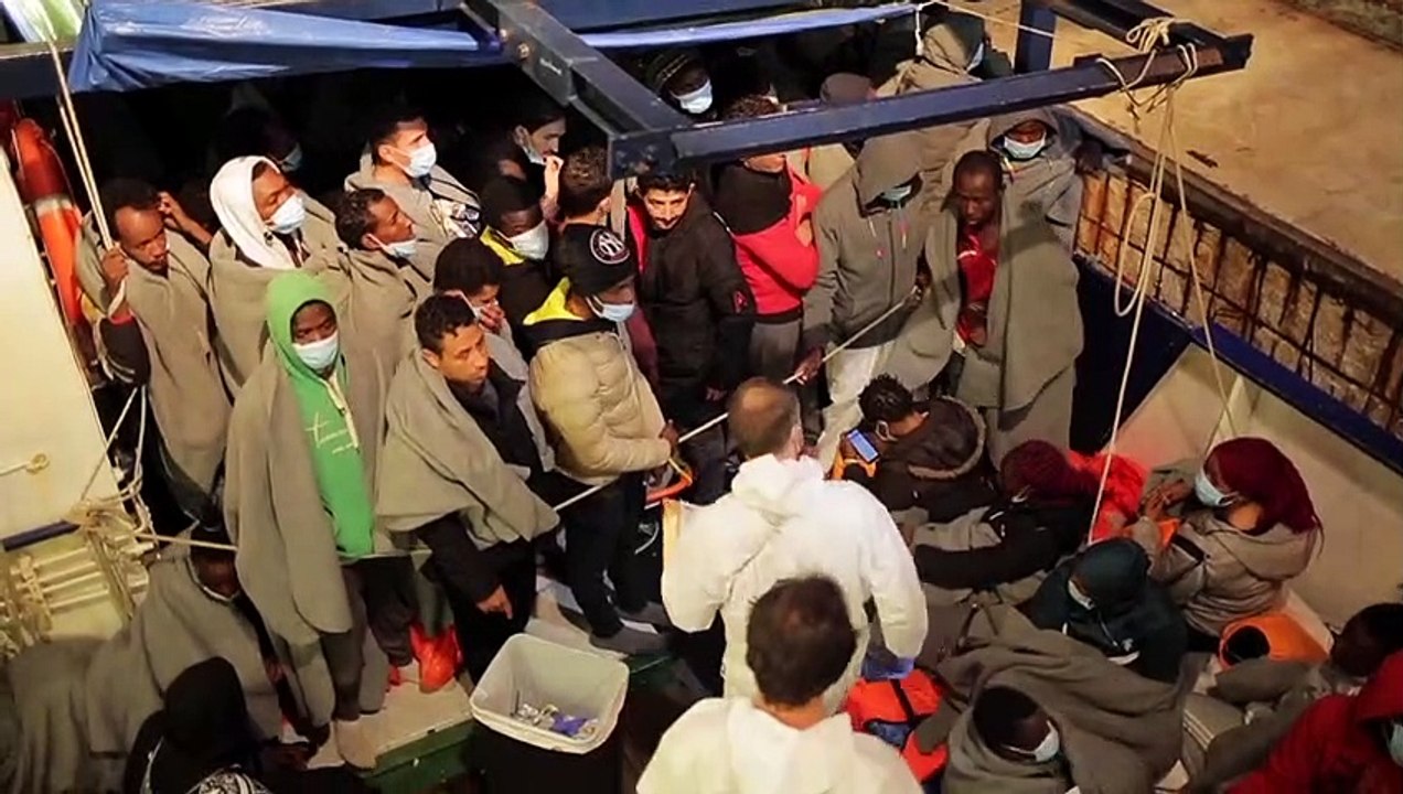 La Sicile accueille plus de 450 migrants sauvés en Mer Méditerranée