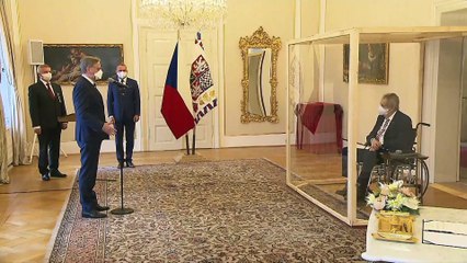 Zwischen Christdemokraten und Piraten: Babis-Nachfolger Fiala vereidigt