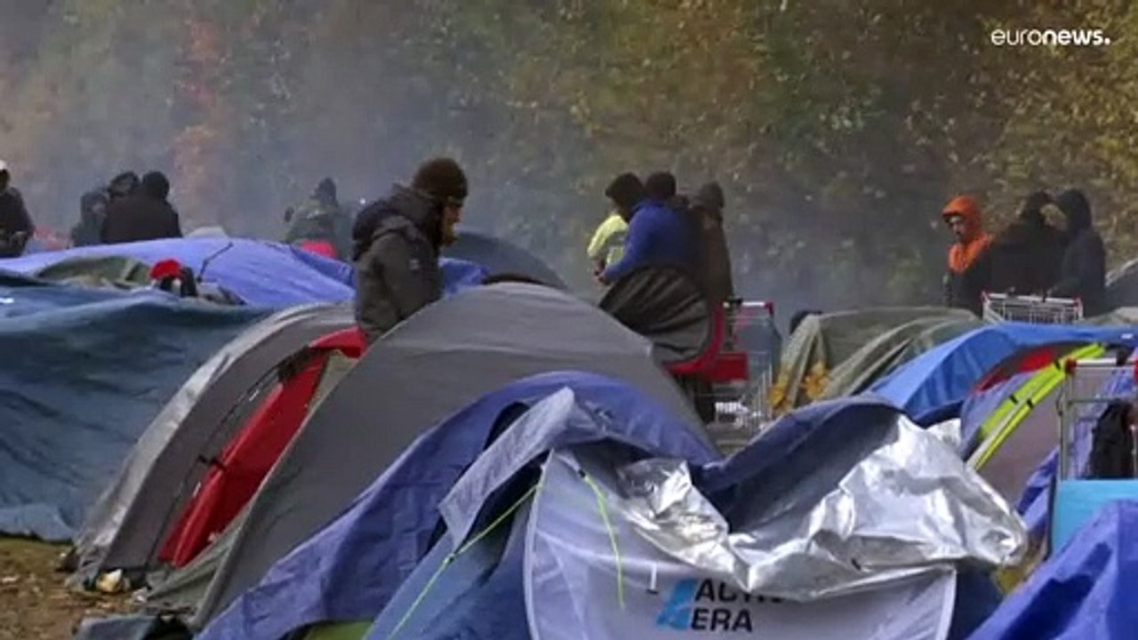 "Je n'ai pas peur de mourir" : témoignages de migrants dans un camp de fortune près de Calais