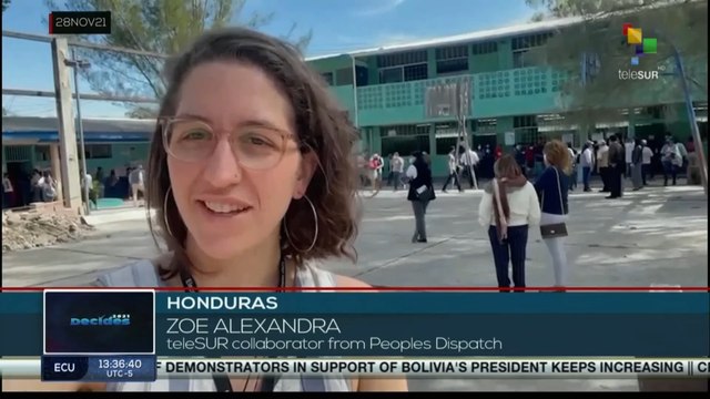 Honduras: Observers have denounced some voters using mobile device at voting center