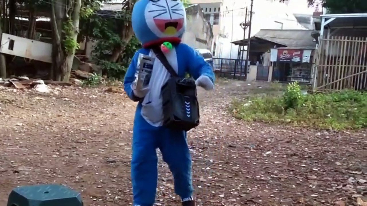 Badut Pengamen Paling Gokil