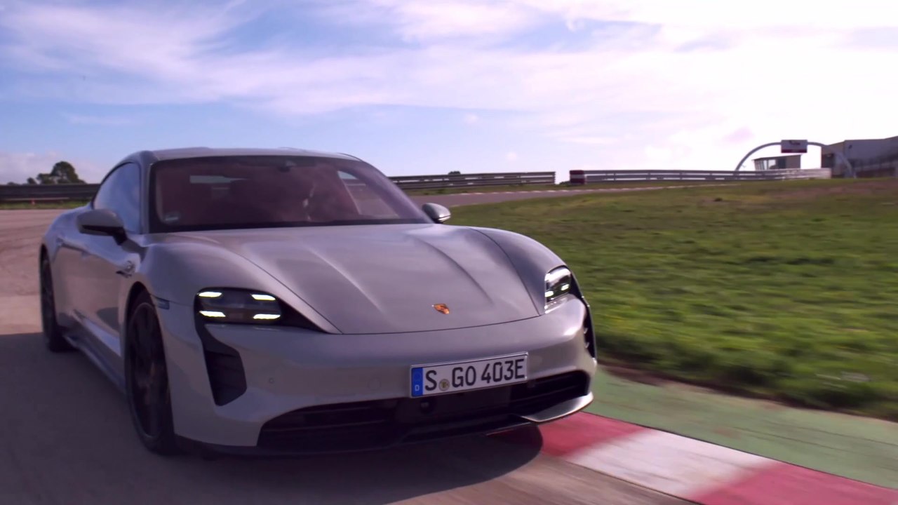 Die beiden Varianten des Porsche Taycan GTS auf einen Blick