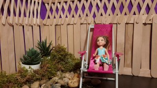 Dollhouse fence DIY - How to make doll backyard fence with popsicle sticks