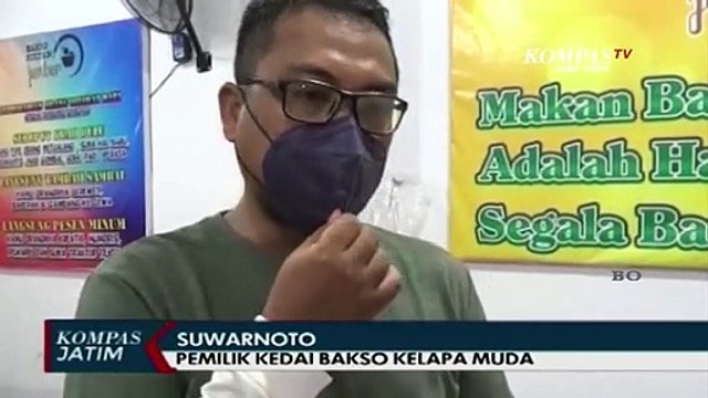 Bakso Unik Disajikan dalam Kelapa Muda Segar