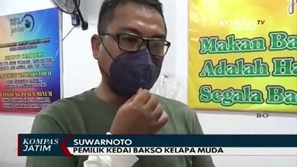 Bakso Unik Disajikan dalam Kelapa Muda Segar