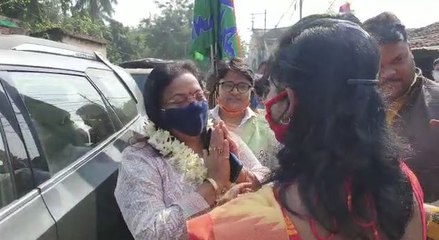 ডোর টু ডোর প্রচার শুরু করলেন তৃণমূল কংগ্রেসের মনোনীত প্রার্থী রত্না চ্যাটার্জী | Oneindia Bengali