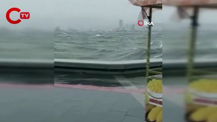 İzmir'de fırtına nedeniyle deniz taştı