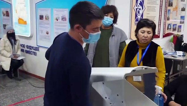 Пять киргизских партий не признают итоги парламентских выборов