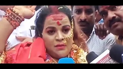 தமிழகத்தில் பிரளயம்... என் காலடி பட்ட இடத்தில் கொரோனா ஒழியும் - மாடர்ன் பெண் சாமியார் அருள்வாக்கு