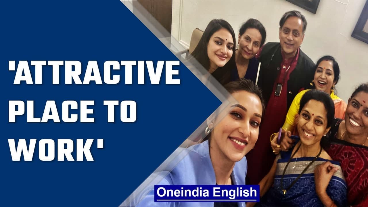 Shashi Tharoor clarifies selfie with women MPs after drawing criticism for his tweet | Oneindia News