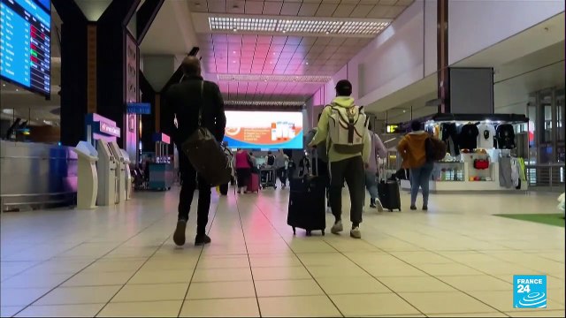 Spread of Omicron variant shuts borders across globe