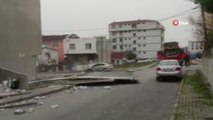 Arnavutköy'de lodos çatıyı böyle uçurdu