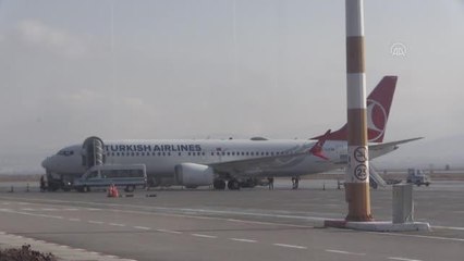 Milli curlingciler ve milli patenci Akar, davul zurnayla karşılandı