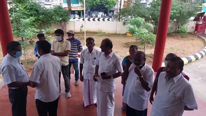 ஈ.வி.கே.எஸ். இளங்கோவனை தாக்கினால் பரிசு என அறிவித்த பாஜகவின் சரவணன் மீது தாராபுரம் போலீசில் புகார்