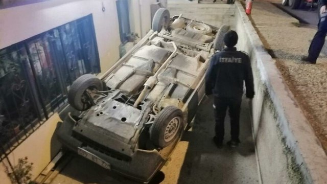 Kafe bahçesine uçan aracı bırakıp kaçtılar