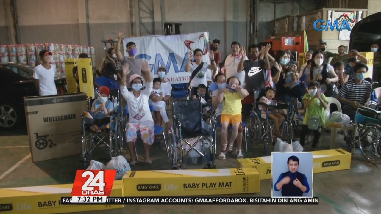10 batang may kapansanan sa Malabon, hinandugan ng wheelchair ng GMA Kapuso Foundation | 24 Oras
