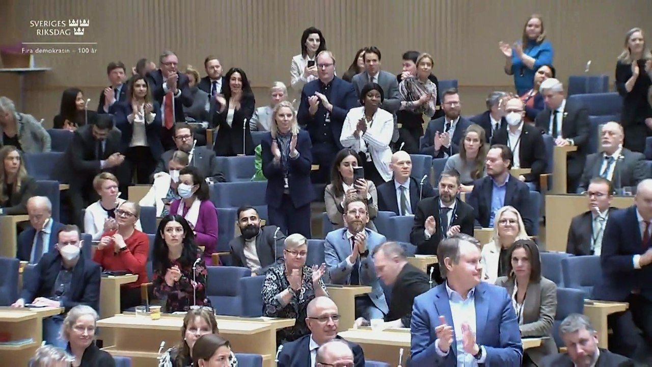 Nach Turbo-Rücktritt: Magdalena Andersson erneut zu Schwedens Ministerpräsidentin gewählt