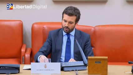 Casado acusa al PSOE de promover "revisionismo histórico" para cambiar la Constitución