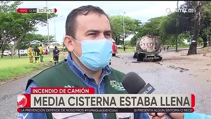 Dos heridos y cinco vehículos dañados tras incendio en cisterna que tenía 17.000 litros de gasolina