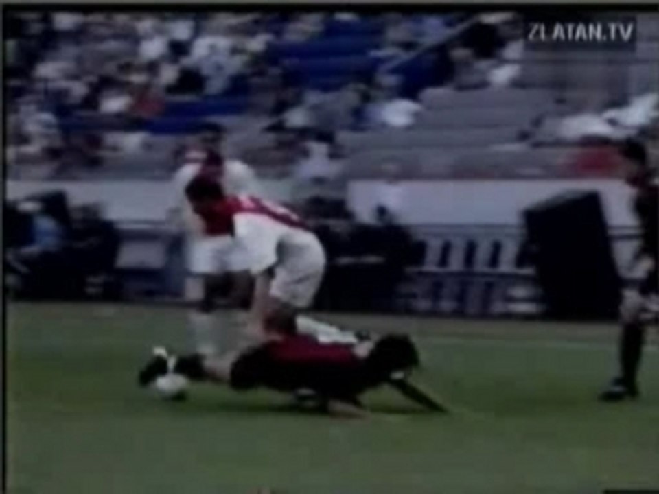 Zlatan Ibrahimovic VS Ronaldinho