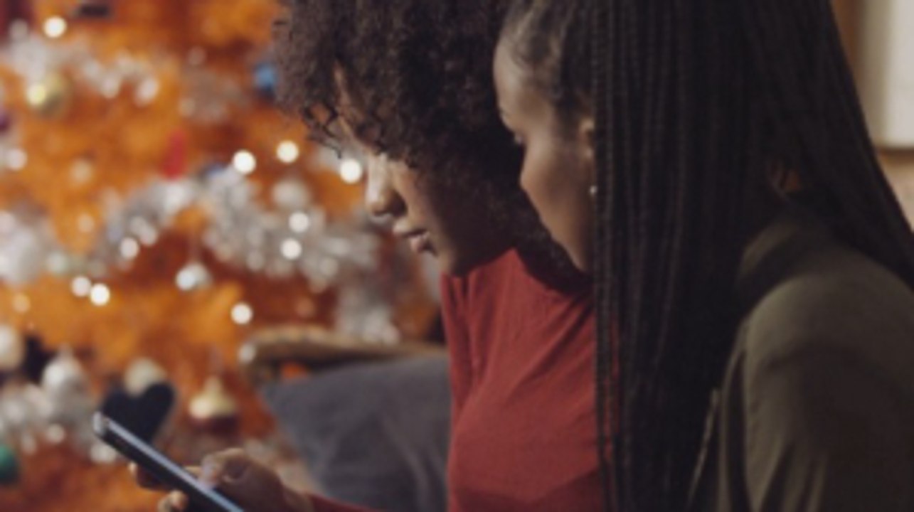 Save Money on Holiday Shopping With These Simple Tips