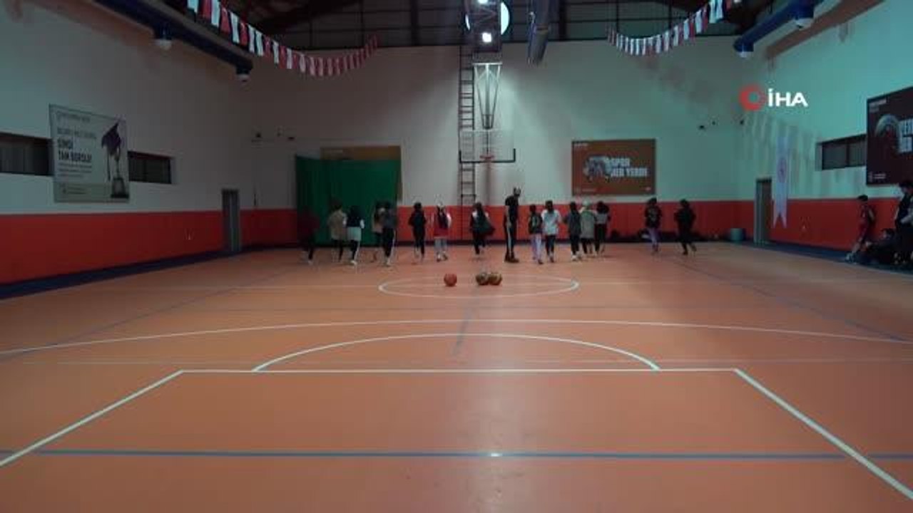 Basketbolcu genç kızlar bölge turnuvasına hazırlanıyor