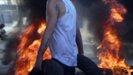 Liban : barrages et pneus en feu dans les rues de Beyrouth