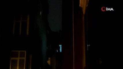 Son dakika haberi... Esenler'de binanın çatısının uçtuğu anlar kamerada