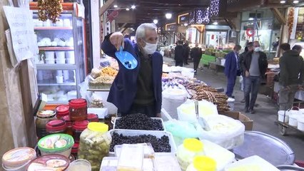 Tarihi kapalı çarşıda ahilik geleneği sürdürülüyor: Hep birlikte dua ederek iş yerlerini açtılar