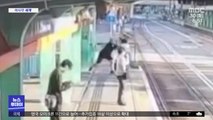 [이 시각 세계] 홍콩 전철역서 선로로 여성 밀친 남성 체포