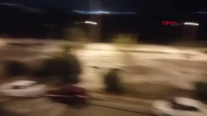 GEMLİK'TE DALGALAR SAHİL ŞERİDİNİ AŞTI, ARAÇ VE İŞ YERLERİ SU ALTINDA KALDI