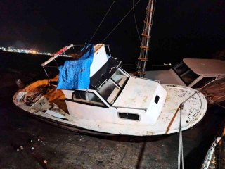 Bursa'da deniz taştı, tekneler sular altında kaldı