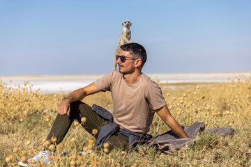 8 Amazing Walking Safaris Around the World for Adventurous Travelers