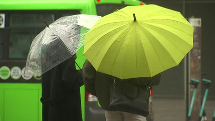 [날씨] 강한 비바람, 오후부터 곳곳 눈...내일 서울 체감 -11℃ / YTN