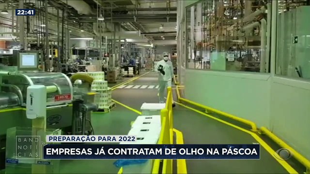 Sequer chegou o Natal, mas já tem empresa se preparando pra Páscoa! e as vagas temporárias que surgem por causa disso podem ser uma boa oportunidade pra quem busca um emprego fixo.