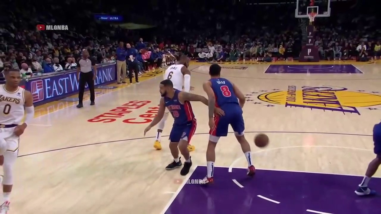 LeBeautiful makes a brilliant back-to-the-rim pass to Wayne Ellington