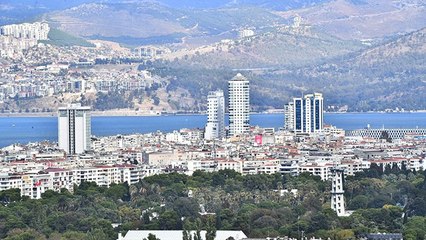 İzmir'de korkutan deprem