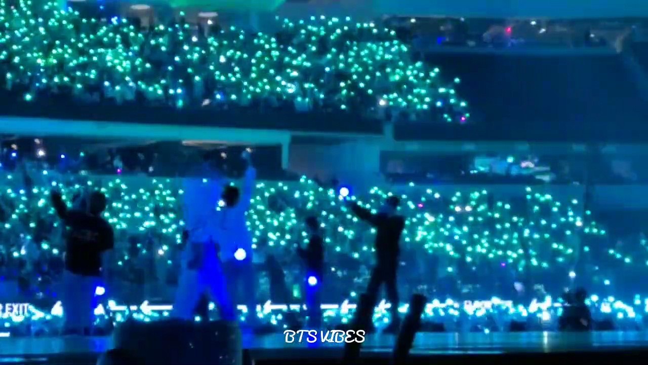 Army Bomb Wave + Final Ment Fancam BTS Permission to Dance PTD in LA Concert Live