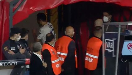 İrfan Can Kahveci çıldırdı! Tünelde olay tepki