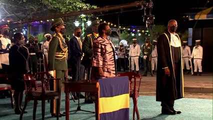 La République de la Barbade est née, Rihanna déclarée héroïne nationale