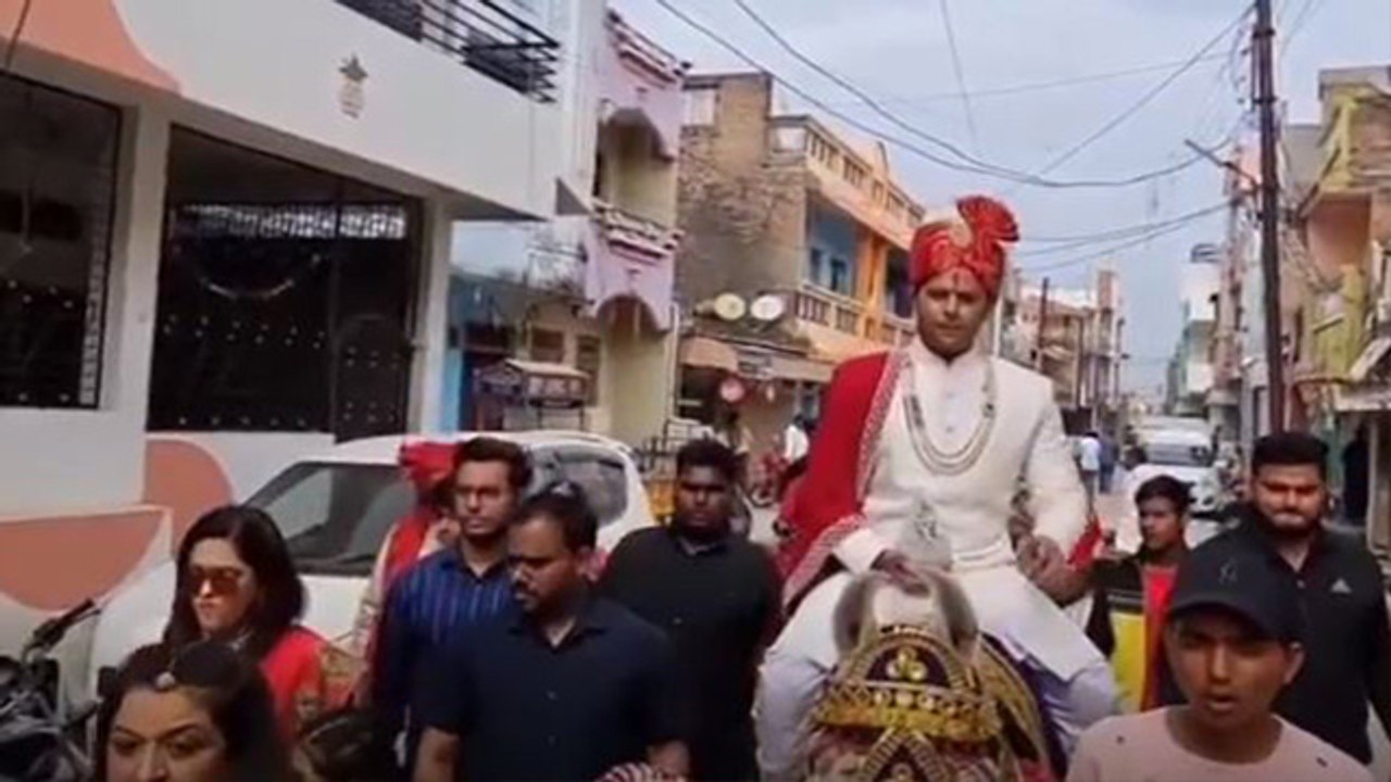 Neil & Aishwarya wedding: Aishwarya Sharma को ब्याहाने Neil Bhatt चढ़े घोड़ी, Video viral FilmiBeat