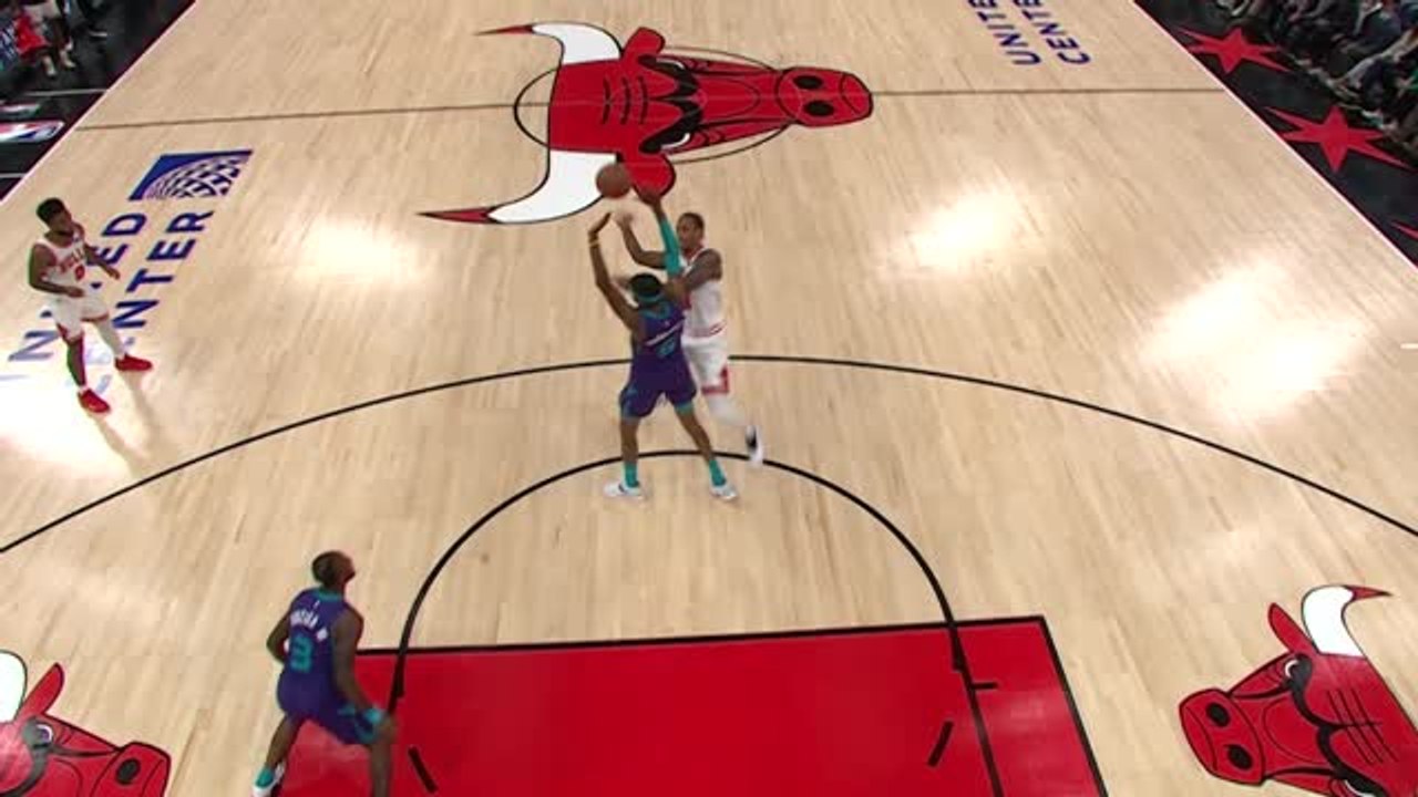 DeRozan dances on court, sinks shot off balance