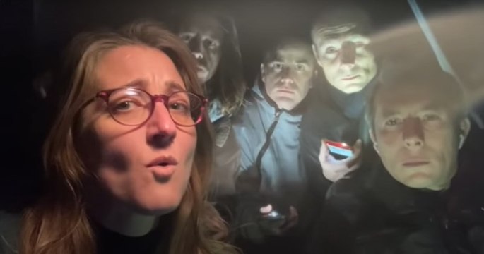 « Tempête de neige, tempête de joie » : la chanson entêtante d'un groupe d'amis bloqué sur l'autoroute dans la neige