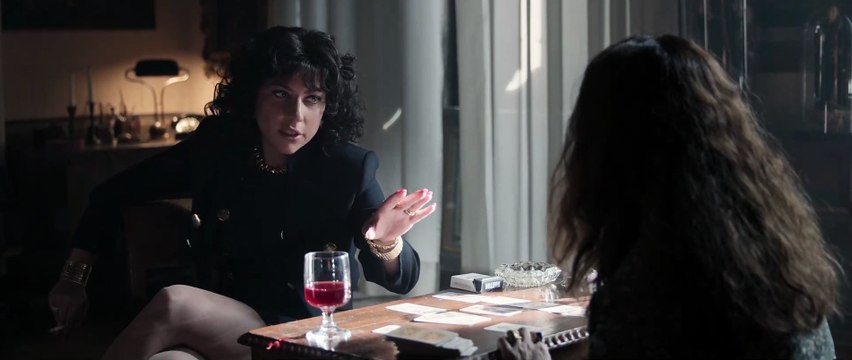 House of Gucci Film Extrait - Pina tire les cartes à Patrizia