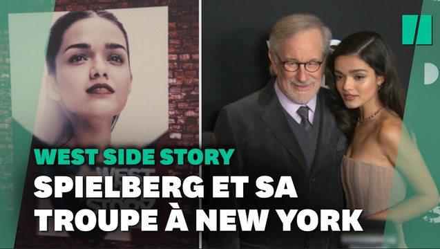 Steven Sielberg encensé par les acteurs de West Side Story , lors de l'avant-première à New York