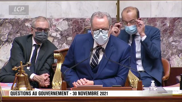 Le ministre de l'Intérieur Gérald Darmanin qualifie la vidéo de candidature d'Eric Zemmour d' absolument ignoble - VIDEO