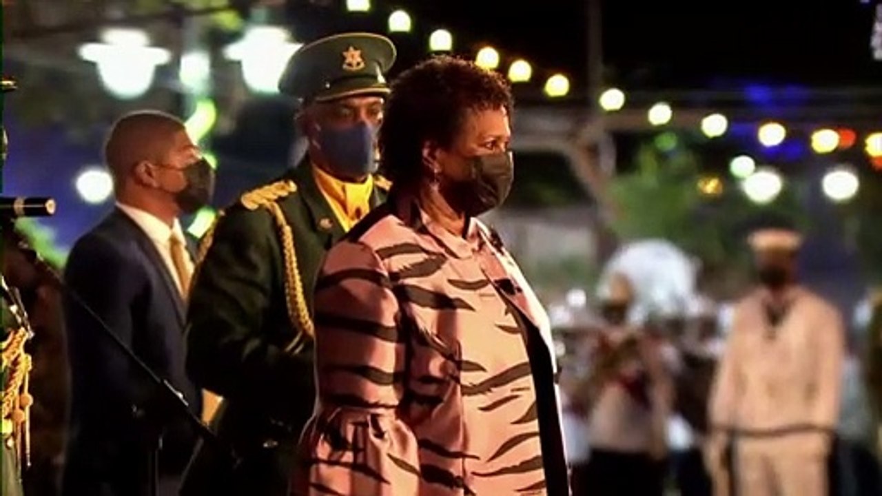 Wenn Prinz Charles mit Rihanna...die neue Republik Barbados feiert